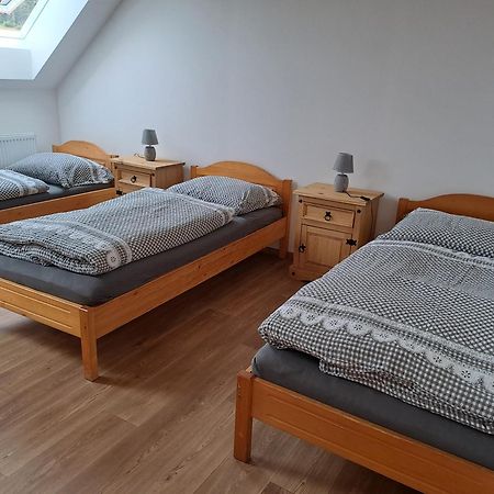 Pension Na Statku- Konsky Apartman Malenitz Exteriör bild