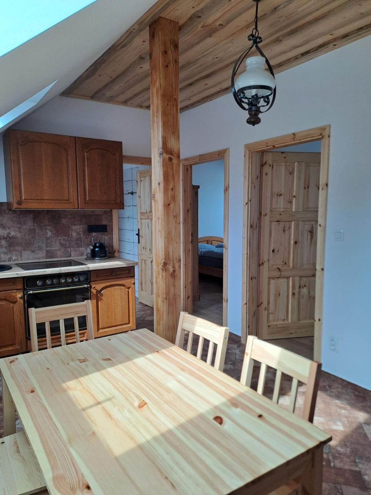 Pension Na Statku- Konsky Apartman Malenitz Exteriör bild